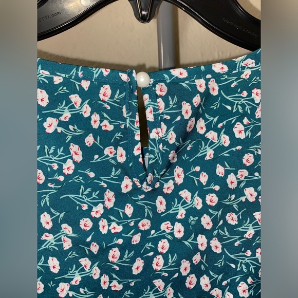 Floral flowy blouse - Picture 4 of 6